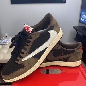 Jordan 1 Low Travis Scott size 11